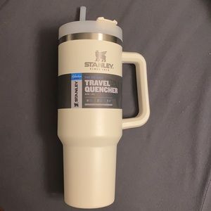 BRAND NEW ADVENTURE QUENCHER TRAVEL TUMBLER | 40 OZ